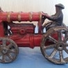 Tractor de juguete en pesado hierro. Años 50