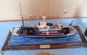 Barco de Peca en madera. Artesanal.