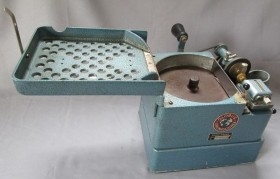 Máquina contadora de monedas antigua. Años 50-60. Muy extraña y curiosa. 10 Kg de peso.