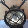 Linterna antigua. Año 1950. Tipo lámpara ferroviaria. Emblemática.
