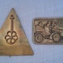 Placas automovilísticas de grandes premios. En bronce