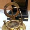 Brújula solar. Reloj solar. Réplica en bronce. Nueva a estrenar.