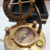 Brújula solar. Reloj solar. Réplica en bronce. Nueva a estrenar.