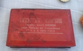 Tampón antiguo para tintar sellos en rojo. Años 70.