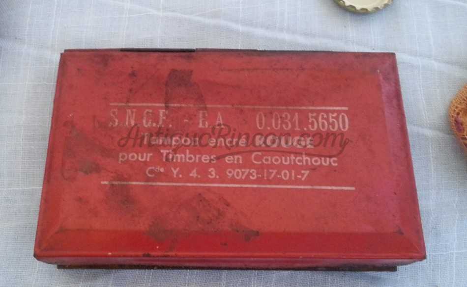 Tampón antiguo para tintar sellos en rojo. Años 70.