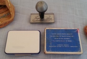 Tampón antiguo y sello de caucho. Años 70