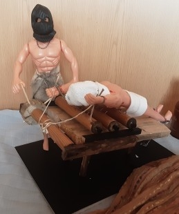 Potro de tortura. MIniatura estilo sado-gore. Recreación aparatos de tortura medievales.