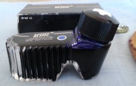 Tintero. Frasco de tinta azul MONT BLANC. Años 80