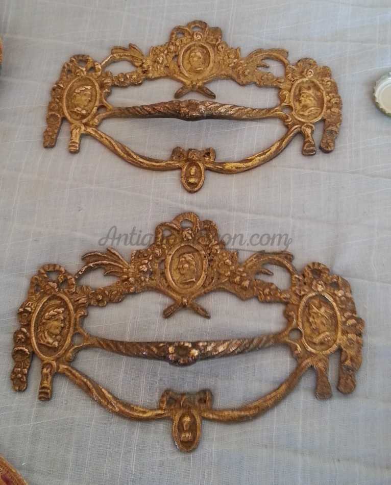 Cerrajería. Adornos en bronce. Para reutilizar o decorar. Pareja