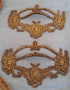 Cerrajería. Adornos en bronce. Para reutilizar o decorar. Pareja