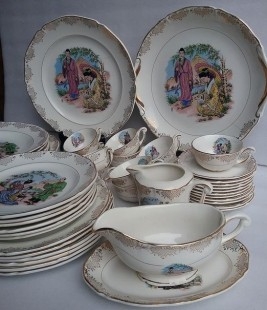 Vajilla porcelana Céranord St Amand. 47 piezas.