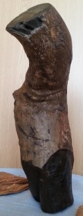 Efigie de mujer. Escultura en madera tallada. Origen Cubano