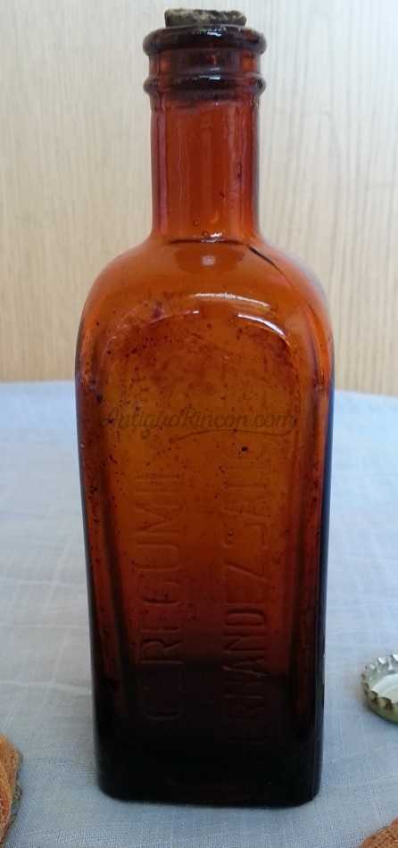 Botella antigua vacía de Ceregumil Botella antigua vacía de Ceregumil