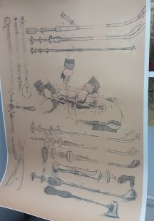 Lámina instrumental quirúrgico finales de 1800. Cartoncillo fuerte. Gran tamaño.