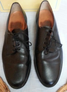 Zapatos de caballero. Año 2000. Número 43
