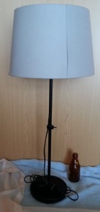 Lámpara de mesa. Semi-moderna