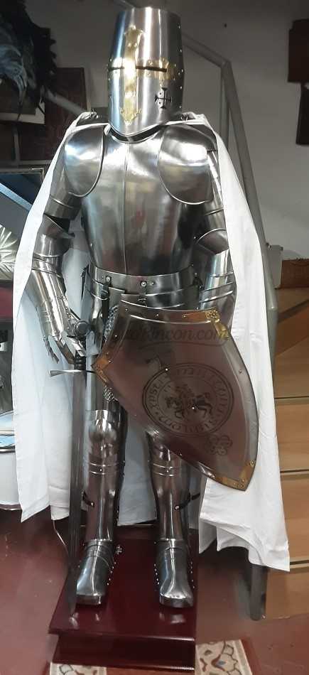 Armadura de soldado templario. s. XV-XVI. Completa. Útil. Réplica nueva a estrenar. Armadura de soldado templario. s. XV-XVI. Completa. Útil. Réplica nueva a estrenar.