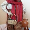 Escultura de vieja aguadora en papel maché. Preciosa.