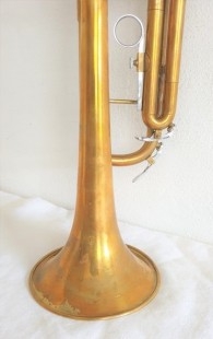 Trompeta antigua de los años 70-80. Magnífico instrumento musical.