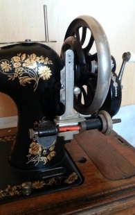 Máquina de coser antigua marca Winselmann.