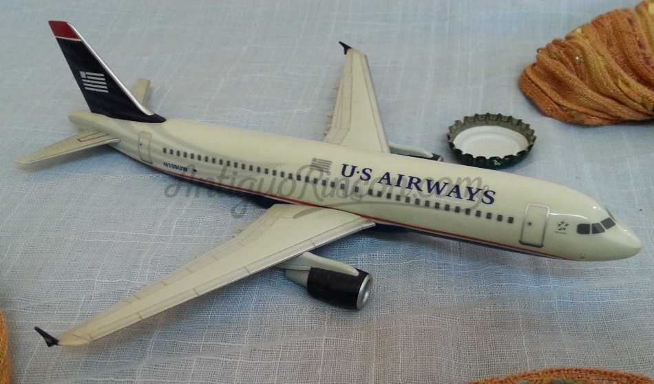 Avión de juguete. Maqueta Avión de juguete. Maqueta