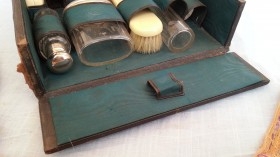 Set de tocador femenino. Neceser de viaje.