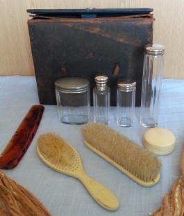 Set de tocador femenino. Neceser de viaje.