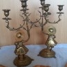 Candelabros de tres brazos en bronce. Pareja. Fuertes y pesados