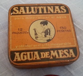 Latas de medicamentos antiguas. Tres unidades. Vacías.