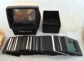 Proyector de diapositivas LUNARAMA. Años 70. Funcionando.