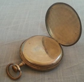 Reloj antiguo de bolsillo de tres capas. Marca Canigó