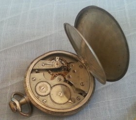 Reloj antiguo de bolsillo de tres capas. Marca Canigó