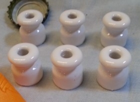 Aislantes antiguos de poste eléctrico. Colección de 6 piezas.