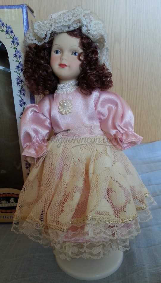 Muñeca de porcelana de colección. Años 80.