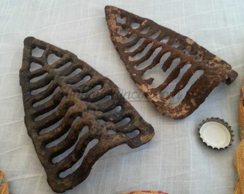 Grelhas de planchas antiguas. Conjunto de dos piezas Grelhas de planchas antiguas. Conjunto de dos piezas