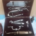 Maletín médico con kit instrumental cirujano años 40. Magnífico estado general.