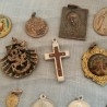 Medallas de imágenes religiosas. Mucha variedad en alquiler y venta.