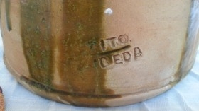 Jarrón en cerámica esmaltada. Firmado por Tito.