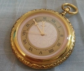 Reloj de bolsillo. Réplica de los relojes antiguos.