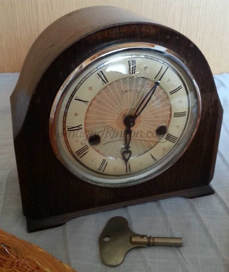 Reloj de chimenea en madera. Años 60-70.Marca SMITHS