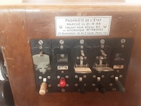 Centralita telefónica antigua. Años 40-50. Impresionante aparato. Teléfono. Origen francés.