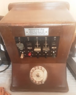 Centralita telefónica antigua. Años 40-50. Impresionante aparato. Teléfono. Origen francés.