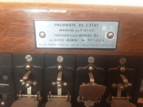 Centralita telefónica antigua. Años 40-50. Gran aparato. Teléfono. Origen francés.