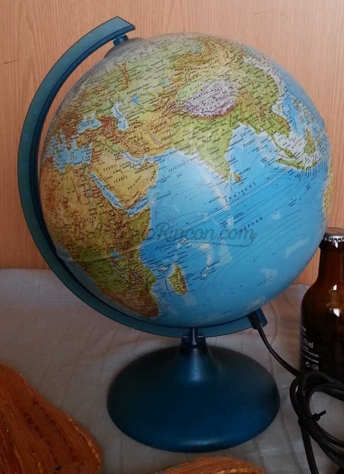 Globo terráqueo. Bola del mundo de los años 80. Preciosa pieza.