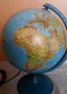 Globo terráqueo. Bola del mundo de los años 80. Preciosa pieza.