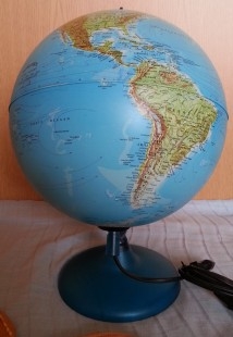 Globo terráqueo. Bola del mundo de los años 80. Preciosa pieza.