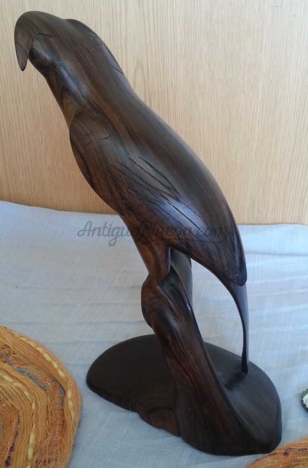 Guacamayo. Escultura tallada en noble madera tropical. Gran calidad. Guacamayo. Escultura tallada en noble madera tropical. Gran calidad.
