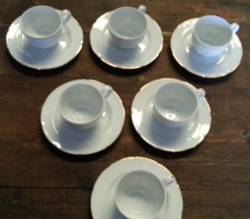 Tazas de café. Marca SANTA CLARA. Con sus platillos en porcelana. Conjunto 6 piezas. Años 70.