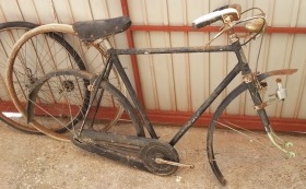 Bicicleta italiana. Años 40. Solo cuadro. Para restaurar o decoración rústica.