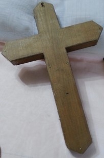 Crucifijo años 70. Cruz de madera y Cristo en metal.